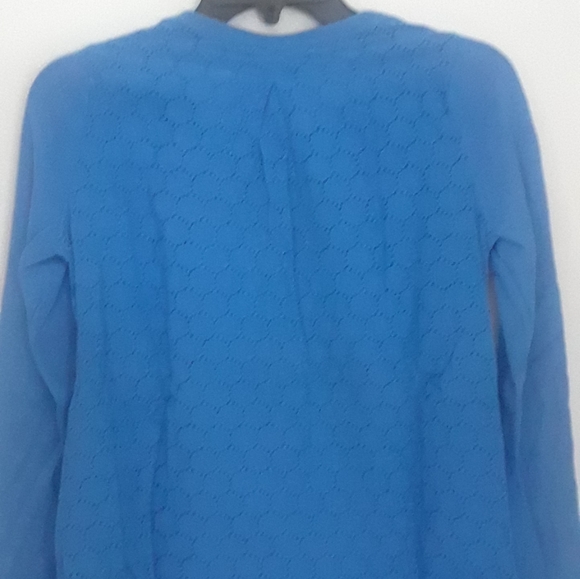 Tommy Hilfiger women's sweater with embroidered details in the back. Size XS. - Picture 3 of 6